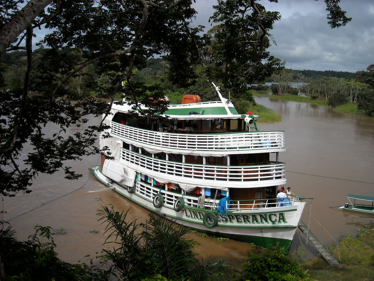 Linda Esperança Riverboat